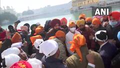 Rahul Gandhi Visit Golden Temple: अमृतसर के Golden Temple पहुंचे Rahul Gandhi, जमीन पर बैठकर खाया लंगर, देखें तस्वीरें