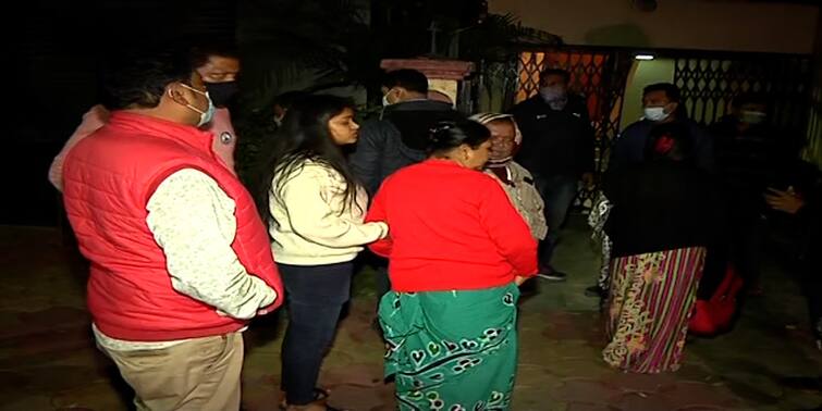 Salt Lake guest house 'blast', 1 woman rescued Saltlake Blast: সল্টলেকের গেস্ট হাউসে ‘বিস্ফোরণ’, দরজা ভেঙে উদ্ধার ১ দগ্ধ মহিলা