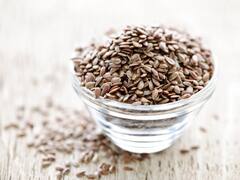 Benefits of Flaxseed : आरोग्यासाठी गुणकारी आळशीच्या बिया; लठ्ठपणावर नियंत्रण ठेवण्यासाठी, हृदय आणि मधुमेह रुग्णांसाठी वरदान