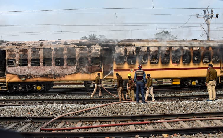 Railway Exam Protests: FIR Registered Against Six Teachers In Patna, Oppn Corners Govt