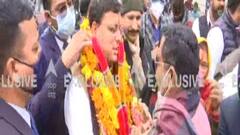 Uttarakhand Election: CM Dhami ने Khatima में नामांकन से पहले किया डोर-टू-डोर कैंपेन, देखिए तस्वीरें