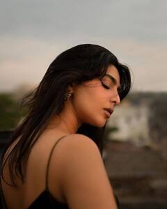 Aishwarya Lekshmi  : பூ பூத்த சாலையாய் மனம் மலரும் மங்கை அவள்... ஐஸ்வர்யா லட்சுமி லேட்டஸ்ட் க்ளிக்ஸ் !