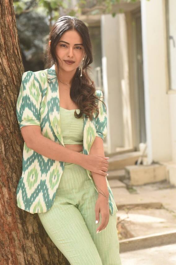 Avika Gor Photos: ఇప్పటికీ చిన్నారి పెళ్లికూతురే అంటే హర్టవదూ.. అందుకే ఇలా ట్రై చేసింది అవికా..