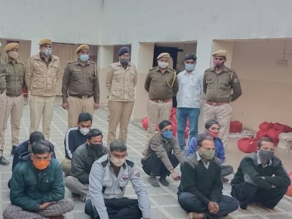 Bundi: शानू शूटर हत्याकांड का पर्दाफाश, 9 लोग गिरफ्तार, फैक्ट्री कर्मचारियों के फोटो हुए वायरल Bundi: शानू शूटर हत्याकांड का पर्दाफाश, 9 लोग गिरफ्तार, फैक्ट्री कर्मचारियों के फोटो हुए वायरल