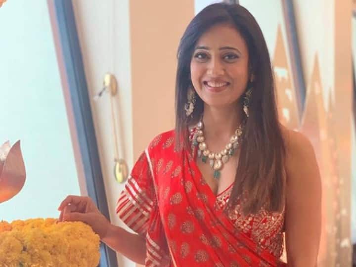 FIR Against Shweta Tiwari For Hurting Religious Sentiments With Controversial Statement On 'God' FIR Against Shweta Tiwari For Hurting Religious Sentiments With Controversial Statement On 'God'
