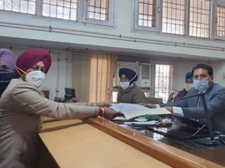 Punjab Election: पंजाब के CM चरणजीत सिंह चन्नी के भाई ने दाखिल किया नामांकन, निर्दलीय लड़ रहे हैं चुनाव Punjab election 2022 Dr Manohar Singh brother of Punjab CM Charanjit Singh Channi filed his nomination from Bassi Pathana as independent candidate Punjab Election: पंजाब के CM चरणजीत सिंह चन्नी के भाई ने दाखिल किया नामांकन, निर्दलीय लड़ रहे हैं चुनाव