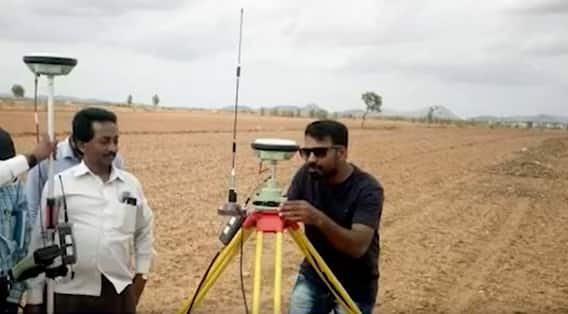 ACB Raids : లంచం తీసుకుంటూ ఏసీబీ కి దొరికిపోయిన సర్వేయర్..