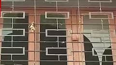 Dhakuria: ঢাকুরিয়ায় বাড়িতে আগুন! শ্বাসরোধ হয়ে মৃত ছেলে, হাসপাতালে চিকিৎসাধীন মা | Bangla News