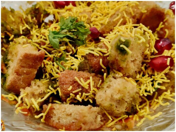 Kitchen Hacks: ब्रेड और आलू से बनाएं चटपटी चाट, सर्दियों में ट्राई करें ये हेल्दी और टेस्टी स्नैक्स रेसिपी Kitchen Hacks Best Use Of Leftover Bread Instant Crispy And Spicy Aloo Bread Chaat Recipe Kitchen Hacks: ब्रेड और आलू से बनाएं चटपटी चाट, सर्दियों में ट्राई करें ये हेल्दी और टेस्टी स्नैक्स रेसिपी