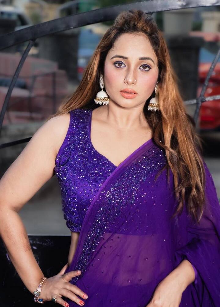 रानी चटर्जी एक भोजपुरी एक्ट्रेस हैं और इन्स्टाग्राम पर बहुत एक्टिव रहती हैं.