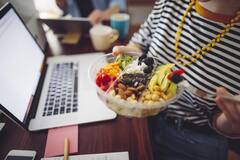 Weight Loss Tips: ਦਫਤਰੀ ਆਦਤਾਂ ਕਾਰਨ ਮੋਟਾਪਾ ਲੱਗਦਾ ਹੈ ਵਧਣ, ਇਸ ਤਰ੍ਹਾਂ ਵਰਤੋਂ ਸਾਵਧਾਨੀਆਂ