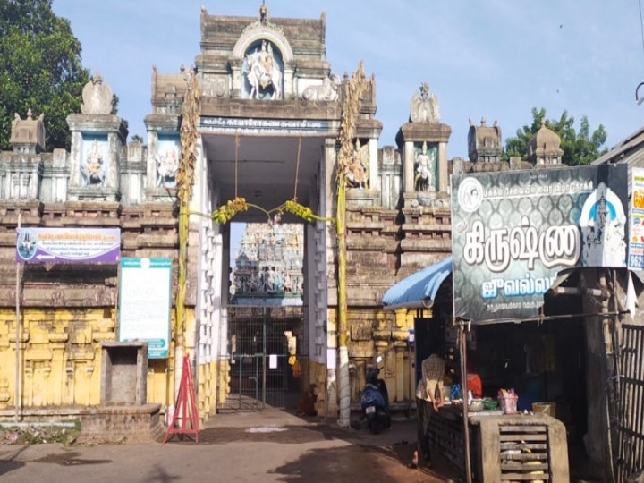 பக்தர்கள்  இன்றி வெறிச்சோடி காணப்படும் நாகையில் உள்ள வழிபாட்டுத் தலங்கள்