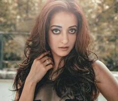 ਰਾਇਮਾ ਸੇਨ ਨੇ ਸ਼ਰਟ ਦੇ ਬਟਨ ਖੋਲ੍ਹ ਕੇ ਕਰਵਾਇਆ ਬੋਲਡ ਫੋਟੋਸ਼ੂਟ, ਸੋਸ਼ਲ ਮੀਡੀਆ 'ਤੇ ਵਾਇਰਲ