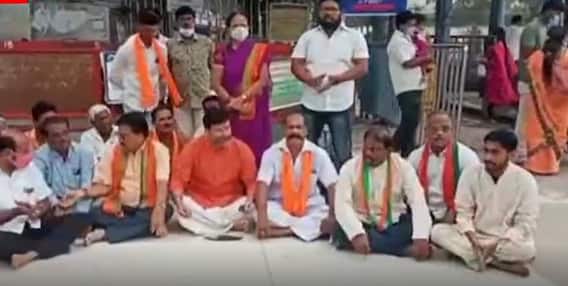 BJP Protest at Kanipakam: నిందితులను రక్షించే ప్రయత్నం చేస్తున్నారా ?