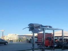 Watch: वर्कआउट के दौरान कपल ने किया रोमांस, उनके इस अंदाज के कायल हो जाएंगे आप!