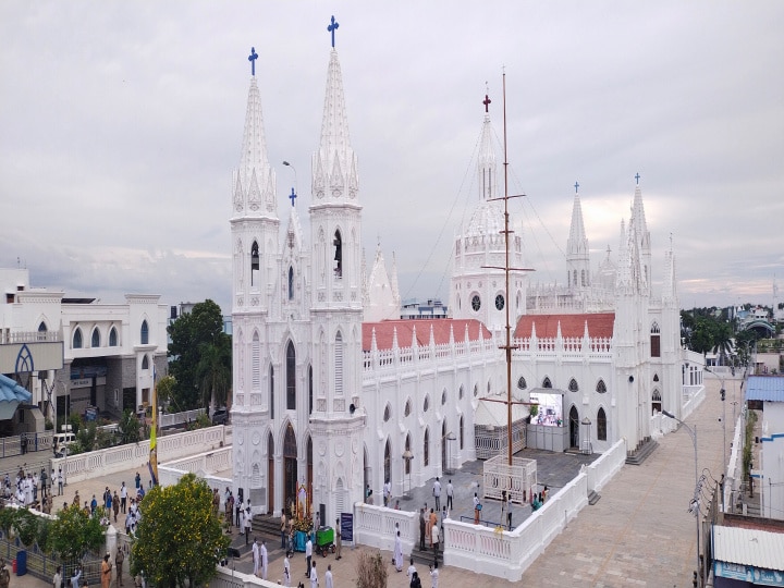 பக்தர்கள்  இன்றி வெறிச்சோடி காணப்படும் நாகையில் உள்ள வழிபாட்டுத் தலங்கள்