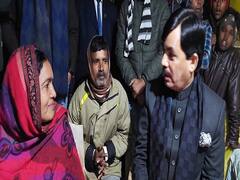 Singer Indu Devi: इंदु देवी के घर पहुंचे CM नीतीश के मंत्री हुए भावुक, तुरंत DM को लगाया कॉल, कहा- ये काम कर दीजिए
