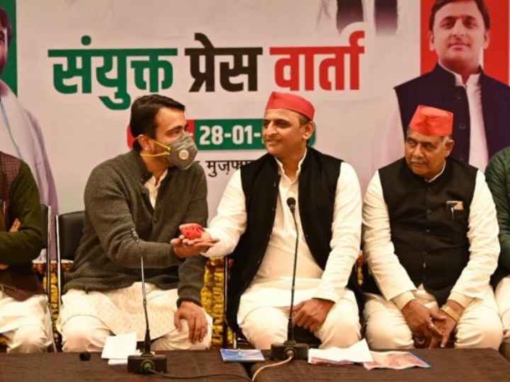 UP Election 2022: Akhilesh Yadav और Jayant Chaudhary की प्रेस कॉन्फ्रेंस, सपा अध्यक्ष बोले- BJP का राजनीतिक पलायन होगा