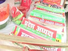 Assembly Election 2022: चुनावी रैलियां बैन हुईं तो नहीं बिक रहे प्रचार के सामान, दुकानदारों को हो रहा भारी नुकसान