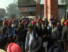 ਬਿਕਰਮ ਮਜੀਠੀਆ ਨੇ ਮਜੀਠਾ ਤੋਂ ਭਰੀ ਨਾਮਜ਼ਦਗੀ, ਵੱਡੀ ਗਿਣਤੀ 'ਚ ਅਕਾਲੀ ਵਰਕਰਾਂ ਦਾ ਹੜ੍ਹ