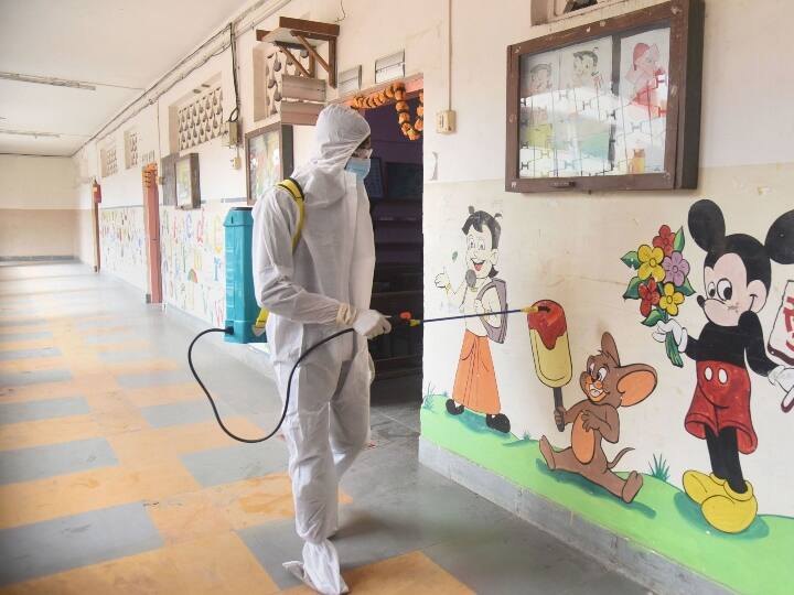 Gujarat School Reopening: Know when will offline education to restart in state check in details ગુજરાતની સ્કૂલોમાં ઓફલાઈન શિક્ષણ શરૂ કરવા મુદ્દે બહુ મોટા સમાચાર, જાણો વિગત