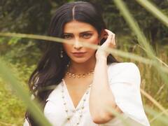 Happy Birthday Shruti Haasan: ఏం చక్కని మందారం  ఇది ఎనిమిది దిక్కుల సింధూరం..పదేళ్లైనా అదే లుక్ తో మెస్మరైజ్ చేస్తోన్న శ్రుతిహాసన్