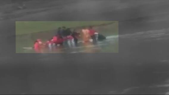 Madhya Pradesh : सिंध नदीत नौका बुडाली, 12 पैकी 10 जणांना वाचवण्यात यश, दोन लहान मुलं बेपत्ता