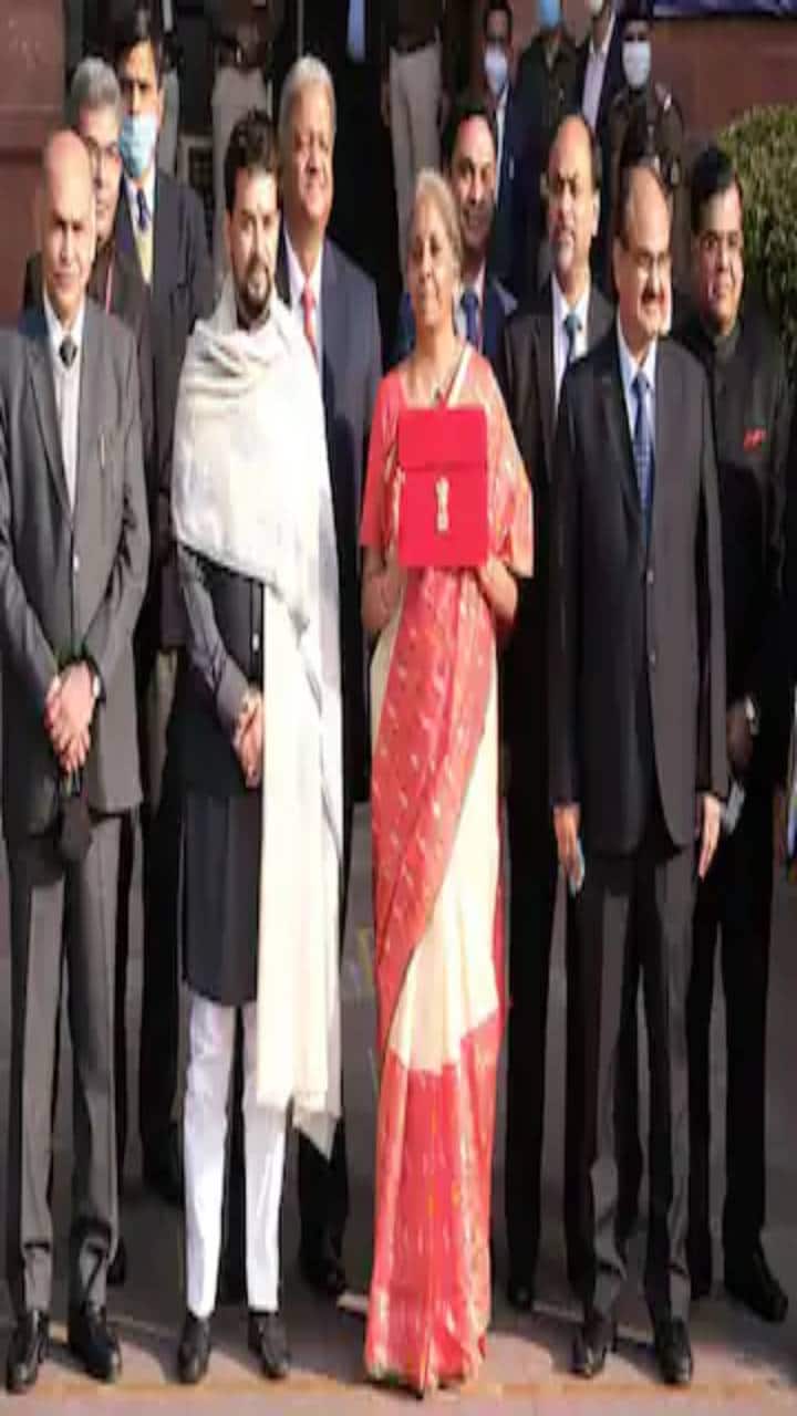 வரும் பிப்ரவரி 1ம் தேதி, 2022-23 ஆண்டுக்கான நிதிநிலை அறிக்கையை மத்திய நிதியமைச்சர் நிர்மலா சீதாராமன் தாக்கல் செய்யவுள்ளார்.