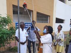Trichy | சேவைக்கு கிடைத்த பெருமை...தேசியக்கொடி ஏற்றிய 108 பெண் ஊழியர்