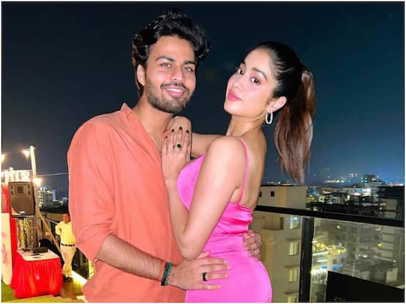 Love Affairs की वजह से भी चर्चा में रहते हैं ये स्टार किड्स, किसी की हुई फोटो वायरल तो कोई हुआ एक-साथ स्पॉट Love Affairs की वजह से भी चर्चा में रहते हैं ये स्टार किड्स, किसी की हुई फोटो वायरल तो कोई हुआ एक-साथ स्पॉट