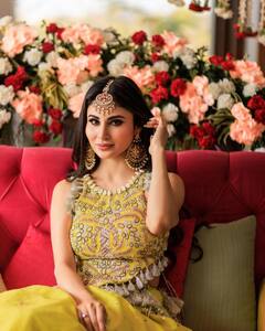Mouni Roy: నాగిన్ బ్యూటీ వెడ్డింగ్ అవుట్ ఫిట్స్ చూశారా..?