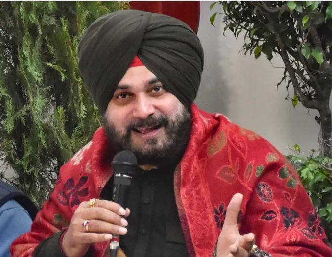 Bikram Singh Majithia have guts then leave Majitha and Contest elections only from the Amritsar East says Navjot Sidhu Punjab Election 2022 : ਨਵਜੋਤ ਸਿੱਧੂ ਦੀ ਇਸ ਨੇਤਾ ਨੂੰ ਵੱਡੀ ਚੁਣੌਤੀ - ਹਿੰਮਤ ਹੈ ਤਾਂ ਸਿਰਫ਼ ਅੰਮ੍ਰਿਤਸਰ ਪੂਰਬੀ ਤੋਂ ਚੋਣ ਲੜ ਕੇ ਦਿਖਾਓ