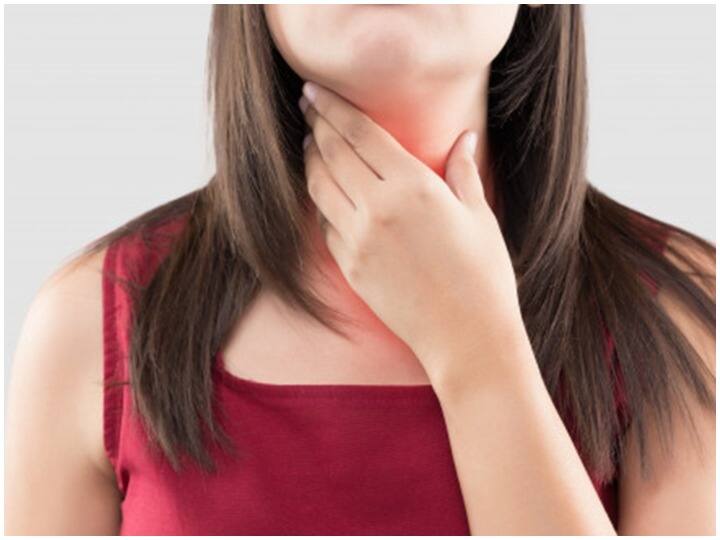 Omicron Variant Alert, Sore throat, cold is a Symptom of Omicron And Covid-19 Health Tips Omicron Variant Alert: गले में खराश और सर्दी-जुकाम है ओमिक्रोन का लक्षण, जानें कब है अलर्ट होने की जरूरत