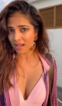 Malavika Mohanan clicks: ’சும்மா, அப்படியே கேஷூவலா’ - மாளவிகா மோகனனின் மாலத்தீவு க்ளிக்ஸ்