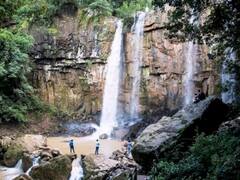 अजूबों की बस्ती ही नहीं... यहां ज़मीन पर उतर आते हैं बादल