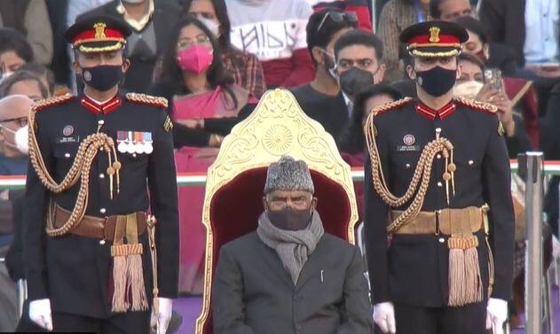 Beating Retreat Ceremony Latest Update: शान-ओ-शौकत के साथ हुई बीटिंग द रिट्रीट की शुरुआत