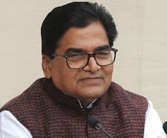 Ramgopal Yadav Arms Collection: सपा के चाणक्य कहलाते हैं रामगोपाल यादव, अखिलेश यादव के चाचा ने रखे हैं ऐसे हथियार