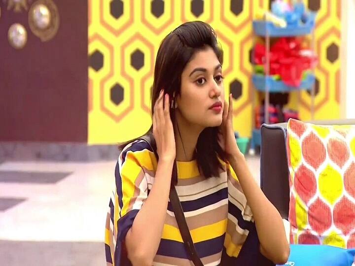 Speculations that oviya leave BB Ultimate in the last minute Oviya leave BB Ultimate: கடைசி நேரத்தில் எதிர்பாராத ட்விஸ்ட்! பிக்பாஸில் இருந்து விலகிய ஓவியா?! இதுதான் காரணமாம்!