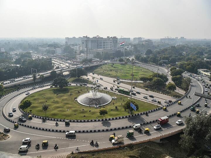 Delhi-NCR Weather and Pollution Report: today weather and pollution report of delhi-ncr, fog in delhi Delhi-NCR Weather Update: दिल्ली-एनसीआर में आज मौसम रहेगा साफ, दिन में निकलेगी धूप, जानिए ठंड कब तक सताएगी