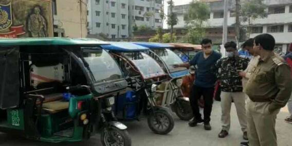 Malda : টোটো চুরি চক্রের ৬ পান্ডা গ্রেফতার ইংরেজবাজারে Malda : টোটো চুরি চক্রের ৬ পান্ডা গ্রেফতার ইংরেজবাজারে