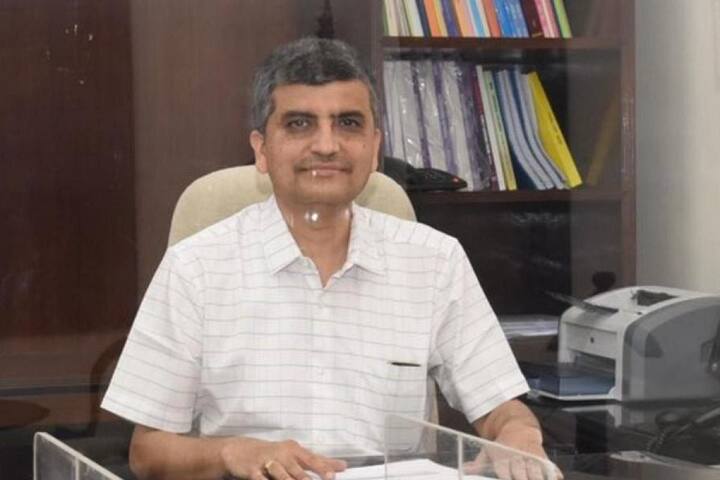 பொருளாதார விவகாரத் துறை செயலாளர் அஜய் சேத் இடம்பிடித்திருக்கிறார்