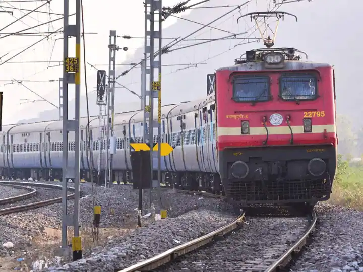 Railway News: रेल यात्रियों के लिए जरूरी खबर, एक फरवरी से 8 फरवरी तक कई ट्रेनें रद्द, जानिए पूरी डिटेल