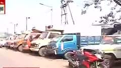 Narkeldanga: নারকেলডাঙায় ক্যানাল ওয়েস্ট রোড থেকে বেআইনি পার্কিং সরানোর পরিকল্পনা নিল পুলিশ প্রশাসন। Bangla News