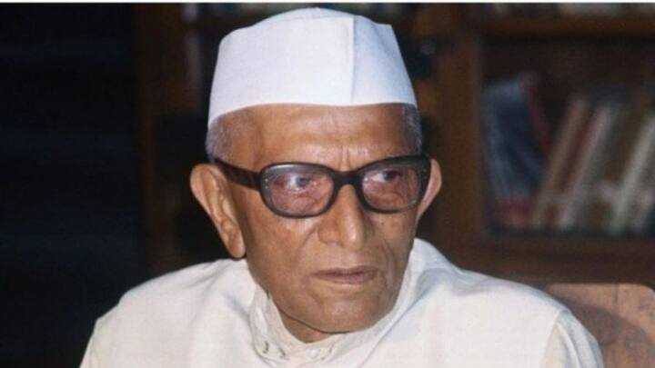 এ যাবৎ সর্বাধিক বাজেট পেশের রেকর্ড মোরারজি দেশাইয়েরই। অর্থমন্ত্রী হিসেবে মোট ১০টি বাজেট পেশ করেন তিনি। এমন নজির আর কারও নেই।
