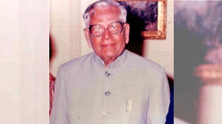রামস্বামী বেঙ্কটরমণ ১৯৮০-’৮১-র বাজেটে জীবনদায়ী ওষুধের উপর থেকে শুল্ক হটান। সাইকেল, তার যন্ত্রাংশ, মাজন, সেলাই মেশিন, প্রেসার কুকার এবং সাবানের উপর থেকেও শুল্ক সরান তিনি।