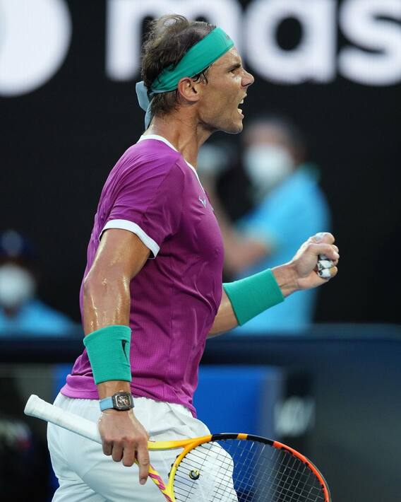 Nadal Win Photos: ఆస్ట్రేలియన్ ఓపెన్ విజయ సంబరాల్లో మునిగిపోయిన రఫెల్ నాదల్