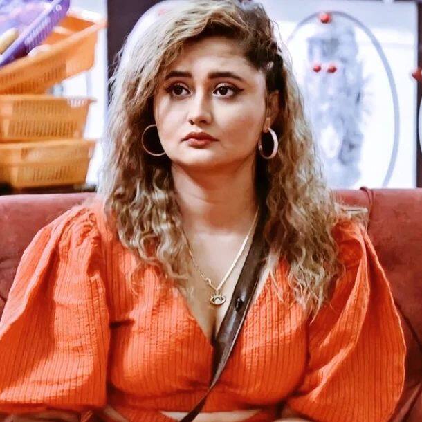 Rashami Desai Eliminated Bigg Boss 15 : छोट्या पडद्यावरील सर्वात मोठा रिअॅलिटी शो 'बिग बॉस 15' (Bigg Boss 15) लवकरच संपणार आहे.