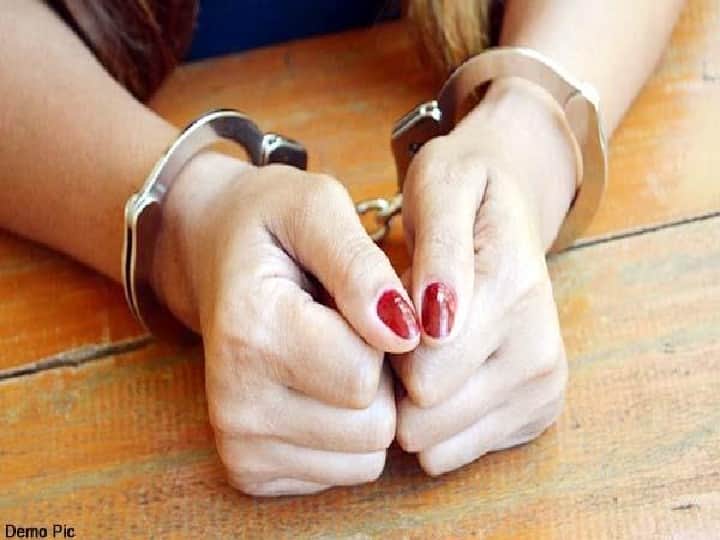 rajasthan honey trap case Dausa police arrested woman from jaipur Crime News: हनीट्रैप मामले में एक और महिला गिरफ्तार, रेप के मामले में फंसाने की धमकी देकर मांगे थे 10 लाख