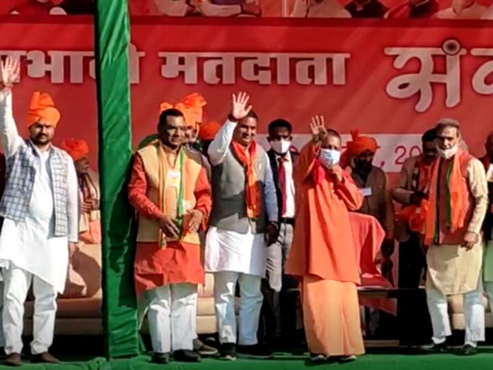 Baghpat CM Yogi Adityanath attacked SP Accused firing Ram devotees Ayodhya Muzaffarnagar riots ANN UP Election 2022: सीएम योगी बोले- सपा राम भक्तों पर गोली चलवाने और मुजफ्फरनगर दंगे की दोषी, कहा, इनकी टोपी खून से रंगी हुई
