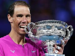 Nadal Win Photos: ఆస్ట్రేలియన్ ఓపెన్ విజయ సంబరాల్లో మునిగిపోయిన రఫెల్ నాదల్